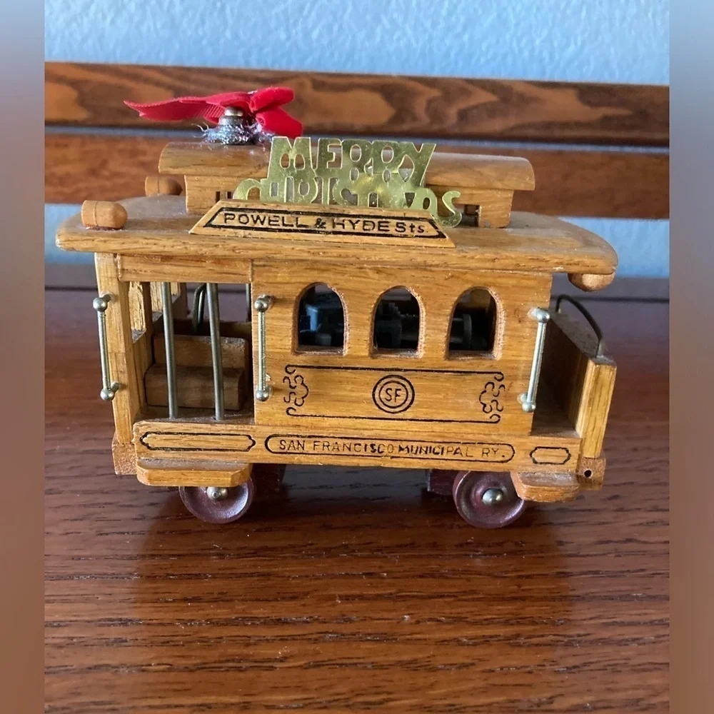 I left my heart in San Francisco Trolly Car music box